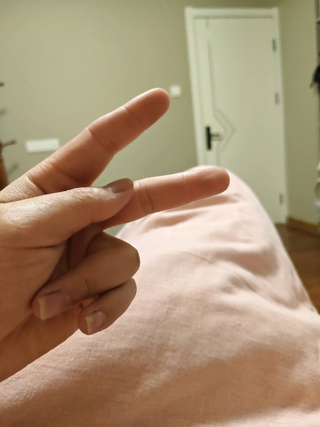 妍威