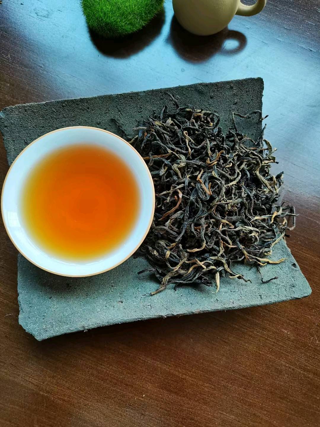 叙敏服装厂